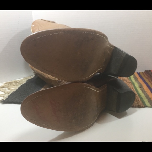 Tall Tan Lizard Embossed Acme Cowgirl Boots 6 1/2 - Picture 7 of 7